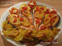Salmone con pomodorini e patate