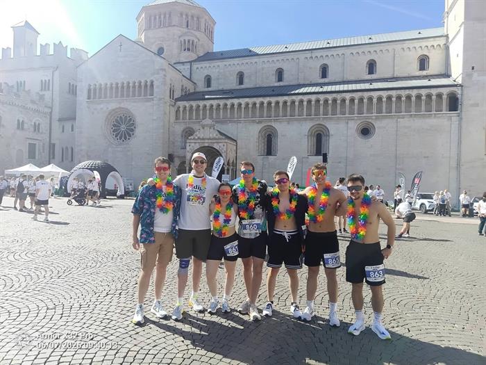Oltre mille persone di corsa per commemorare l'Adige