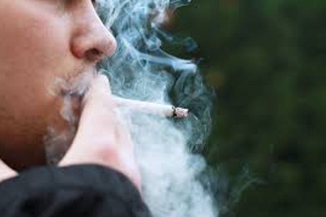 Chi fuma di più tra uomo e donna? Analisi aggiornata delle differenze di genere