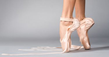 Pulire le scarpette a punta della danza