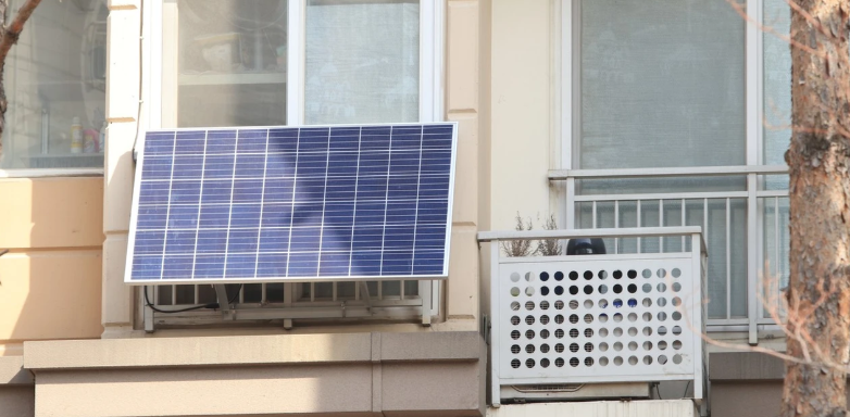 Pannelli fotovoltaici sui balconi di casa