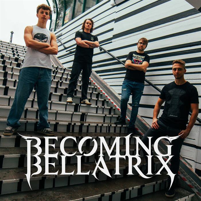 BECOMING BELLATRIX  presentano Red Burning Star