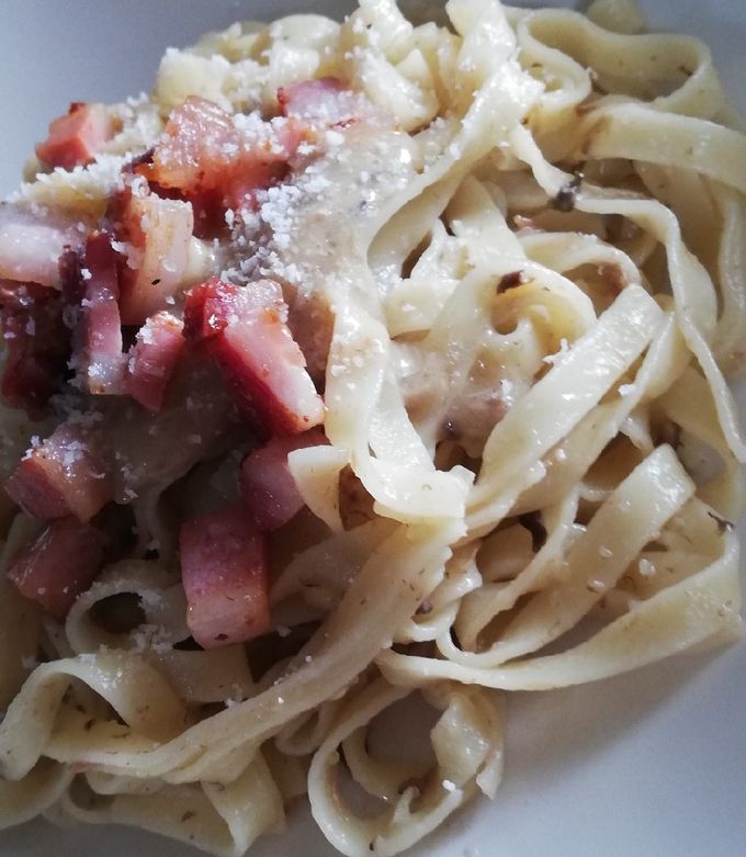 Pasta Cremosa ai Funghi Porcini e Pancetta Croccante