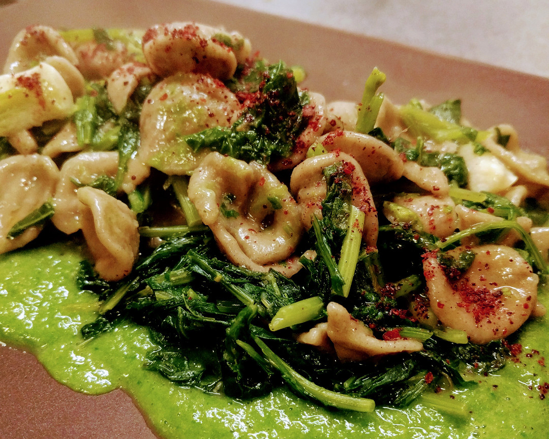 Orecchiette con cime di rapa e acciughe