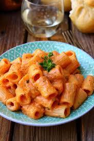 Pasta al Burro di Peperoni e Mandorle