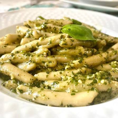 Pasta con Pesto Fatto in Casa: Tradizione e Gusto