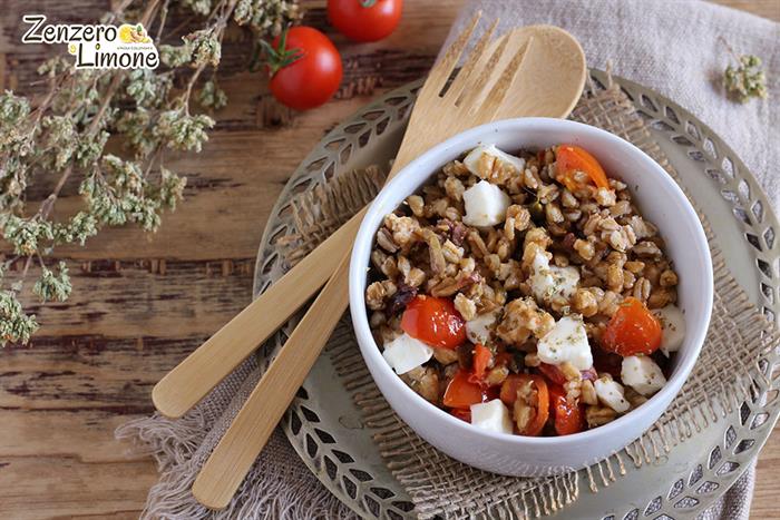Insalata di farro mediterranea