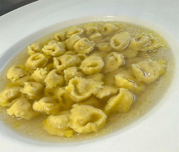 Cappelletti in brodo,