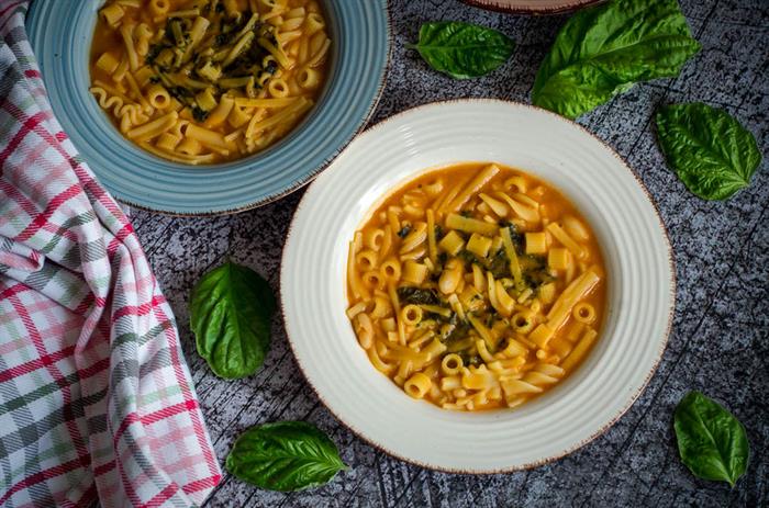 Pasta con crema di fagioli e pesto