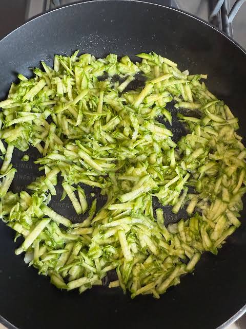 pasta con zucchine, ricotta e limone