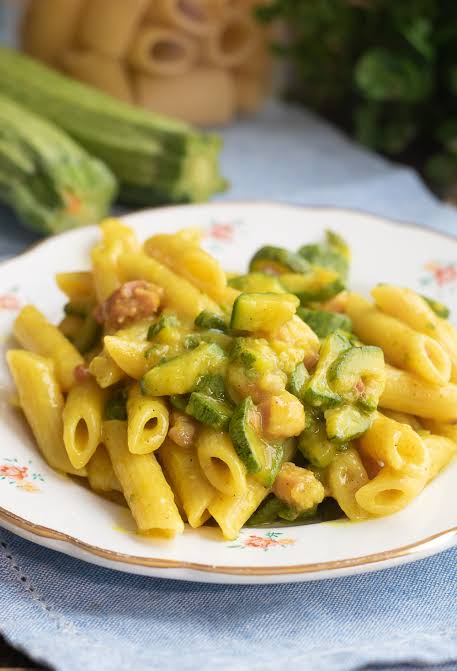 Pasta zucchine e pancetta