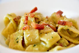 Paccheri con Gorgonzola e speck