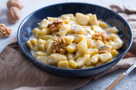 Gnocchi cremosi al gorgonzola e noci