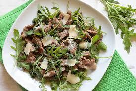Straccetti di Manzo con Rucola e Grana