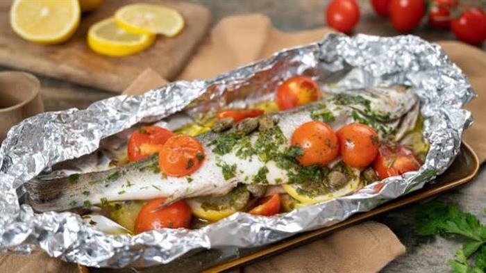 Spigola al Cartoccio con Verdure e Limone