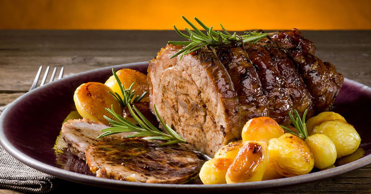Arrosto di vitello al forno con patate e rosmarino