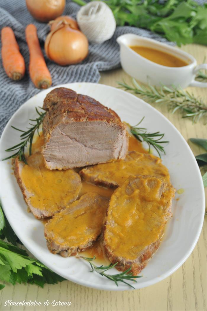 Arrosto di Vitello con Verdure e Salsa al Vino Bianco