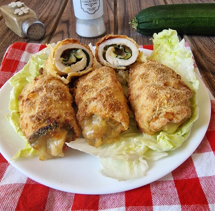 Involtini di pollo con zucchine grigliate e mozzarella fresc
