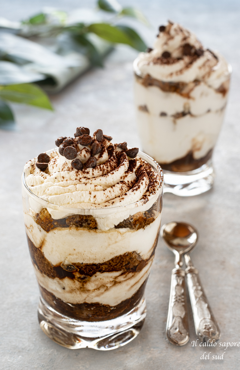 Tiramisù freddo al bicchiere senza uova (senza cottura)