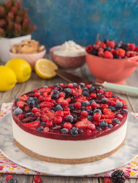Cheesecake ai frutti di bosco senza cottura