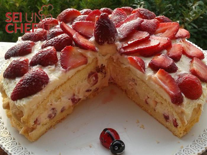 Torta alle fragole e crema