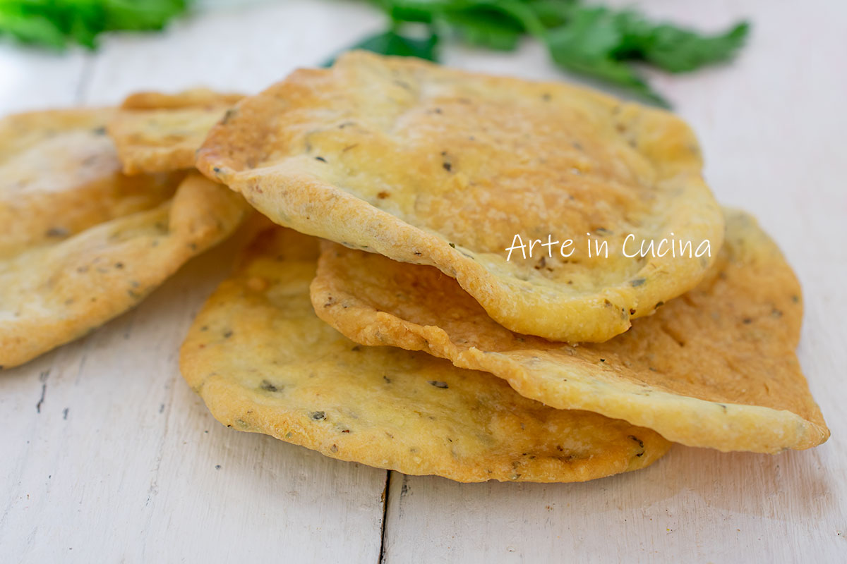 Sfogliatine al formaggio e rosmarino