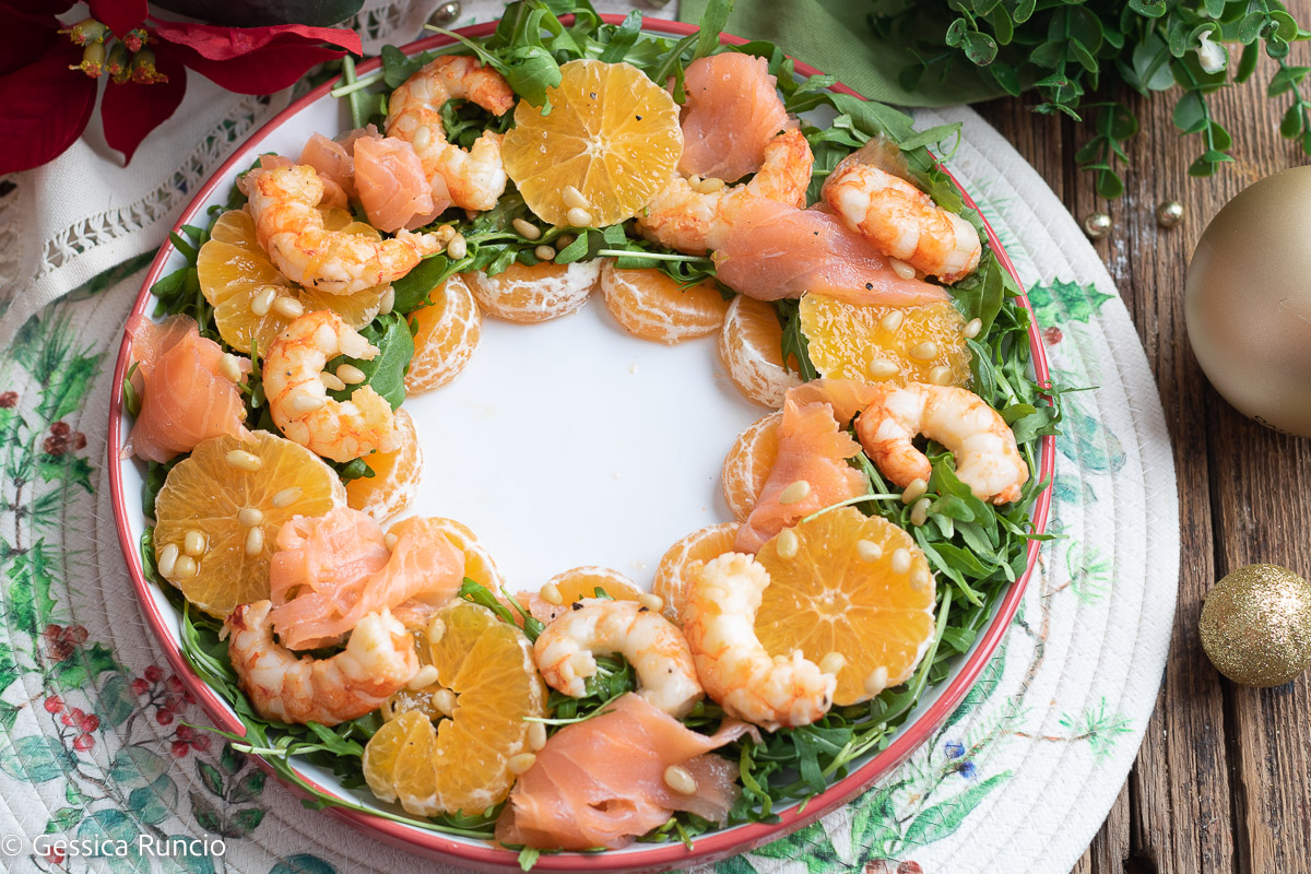 Tortino di Mare Natalizio con Salmone, Gamberi e Crema al Ma
