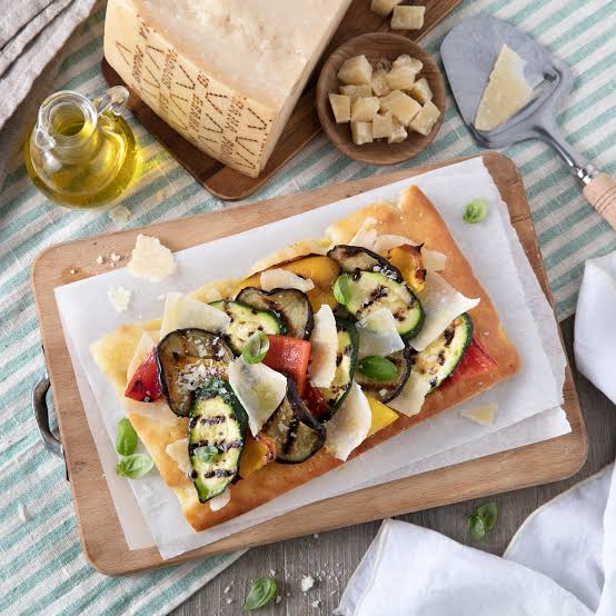 Focaccia con verdure fatta in casa