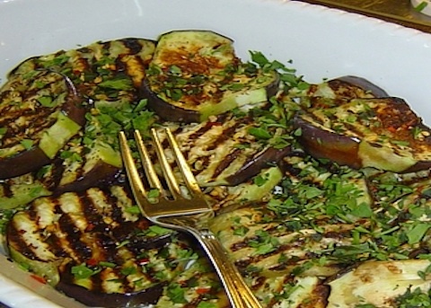 Melanzane grigliate con olio e prezzemolo