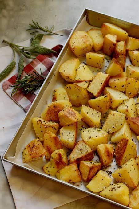 Patate al forno croccanti con rosmarino