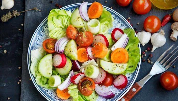 Insalata di Verdure Miste con Vinaigrette