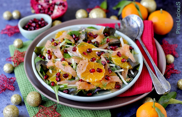 INSALATONA DI NATALE CON, ARANCE, NOCI E FETA e salmone