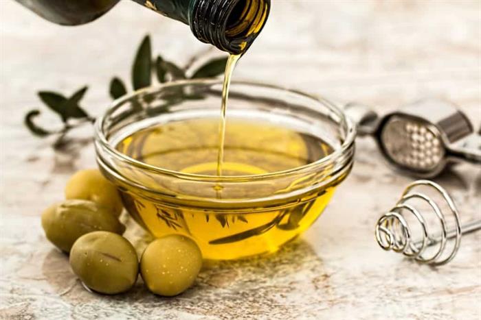 L'olio extravergine d'oliva: il re della cucina mediterranea