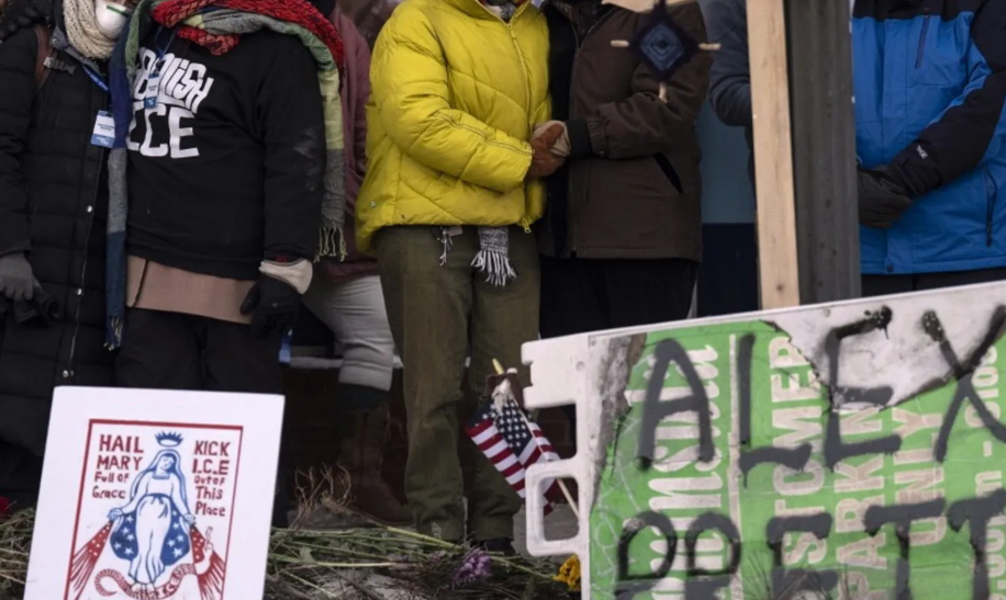 Un altro omicidio della ICE, Minneapolis nella crisi