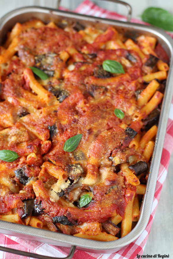 Pasta al forno con melanzane e mozzarella