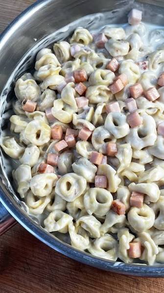 Tortellini panna e prosciutto