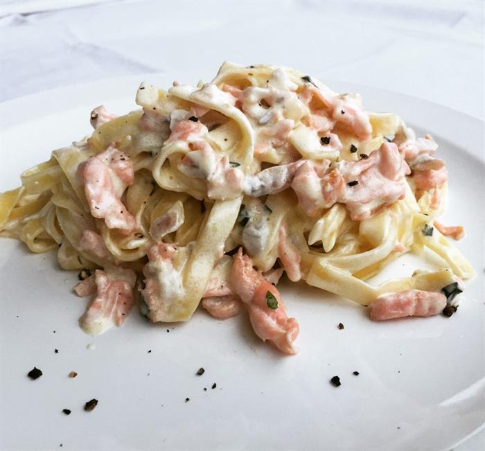 Pasta panna e salmone