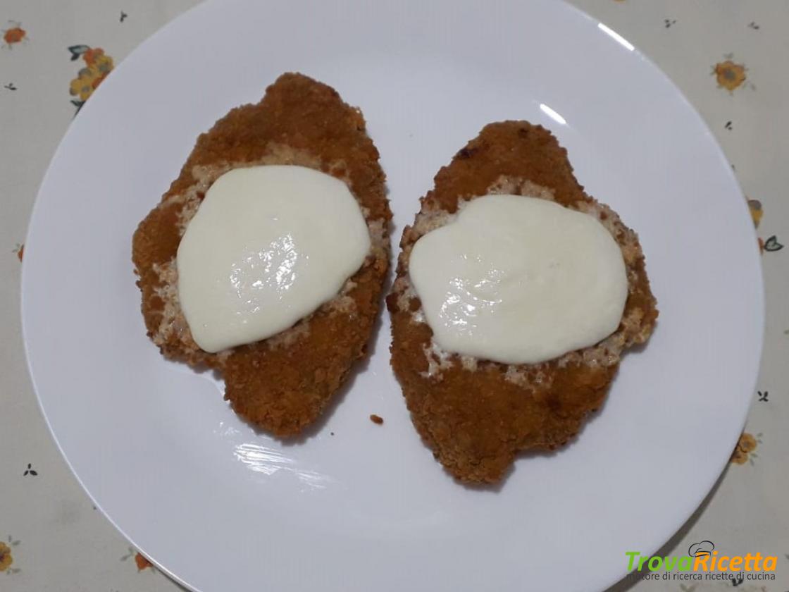 Cotoletta di pollo e mozzarella
