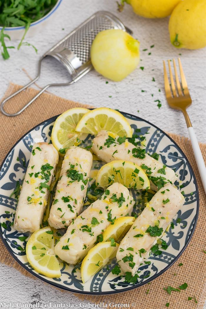 Filetti di merluzzo al limone e prezzemolo in padella