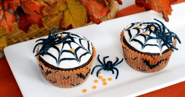 Cupcake al Cioccolato e Zucca con Glassa “Ragnatela”