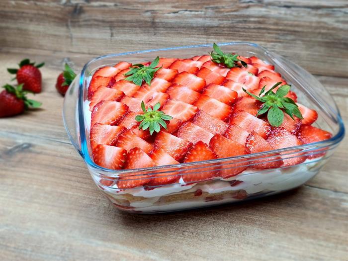 Tiramisù alle fragole e yogurt