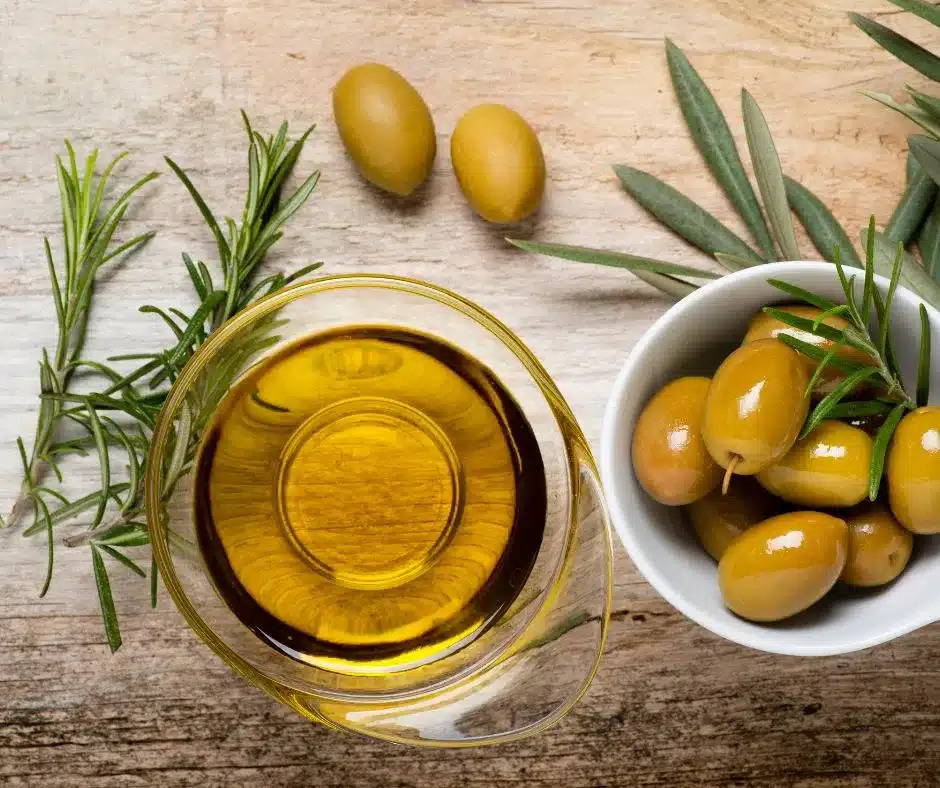 L’olio extravergine d’oliva: anima della cucina mediterranea